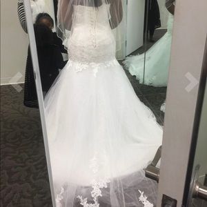 White trumpet wedding style